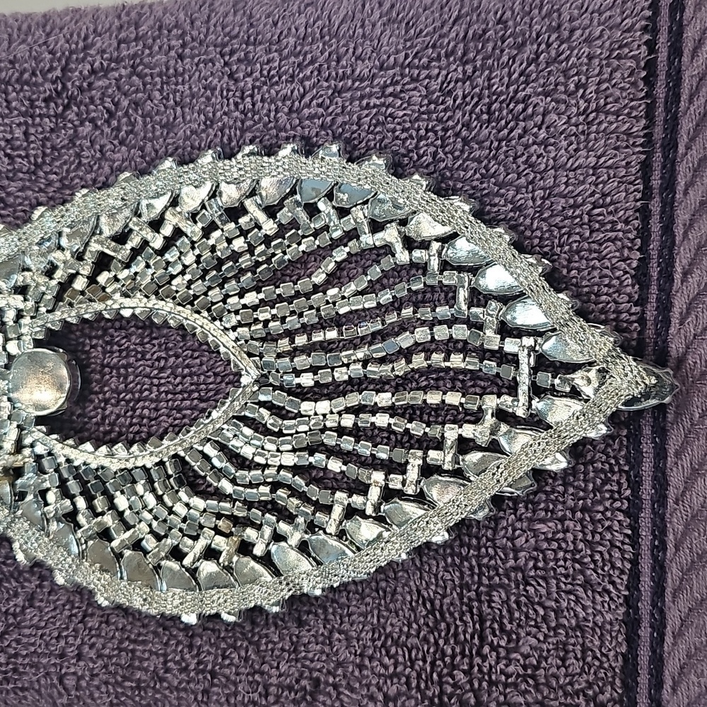 NWT Princess Rhinestone Ribbon Tassle Chain 8.5 x 13 cm Glam Bling Jewelry - Picture 4 of 10